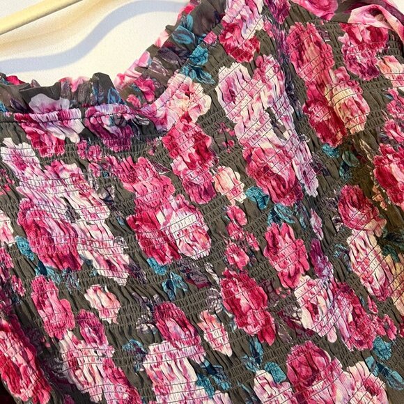 Torrid Crinkle Chiffon Floral Blouse Top 3X Smocked Off Shoulder Gray Pink - Picture 6 of 6